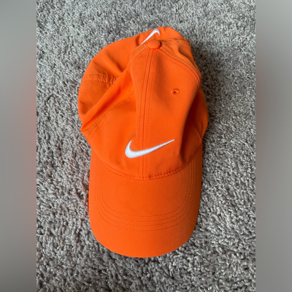 Orange NIKE tennis hat